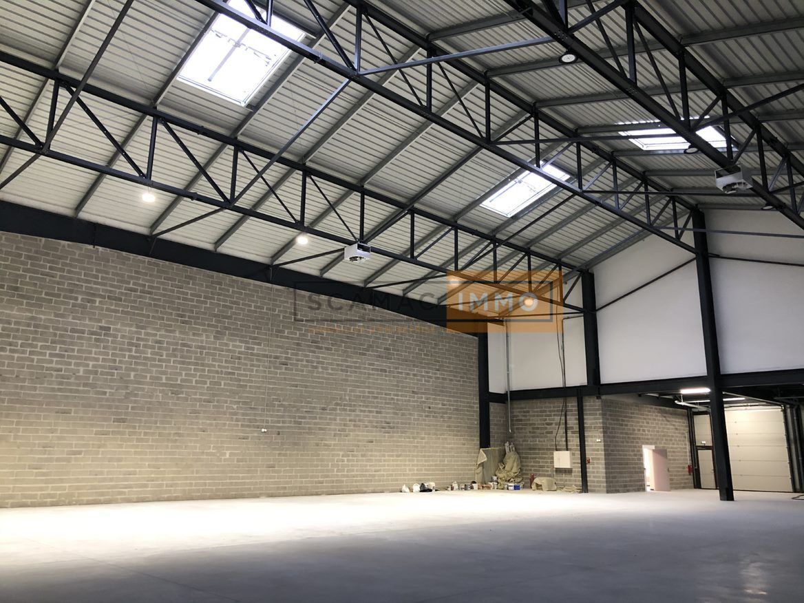 Vente Local d'activités / Entrepôt de 2200 m² Thiers